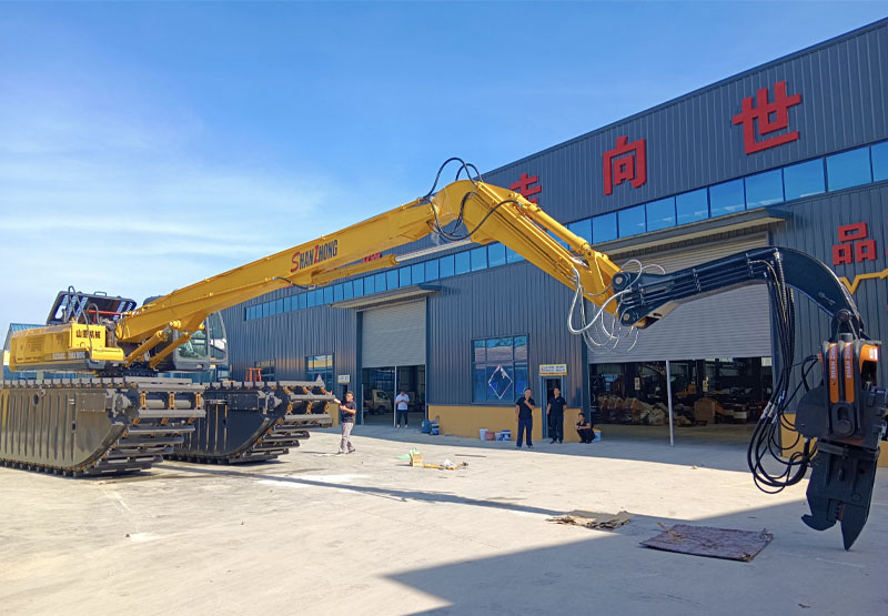 380 Amphibious Excavator