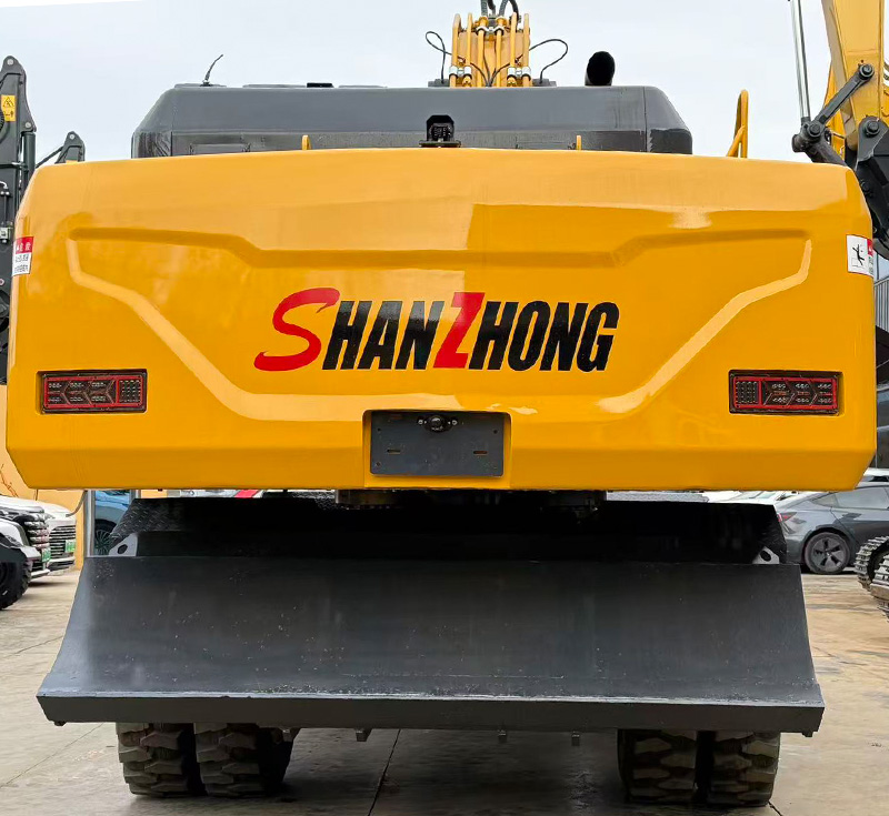 21-ton hydraulic excavator