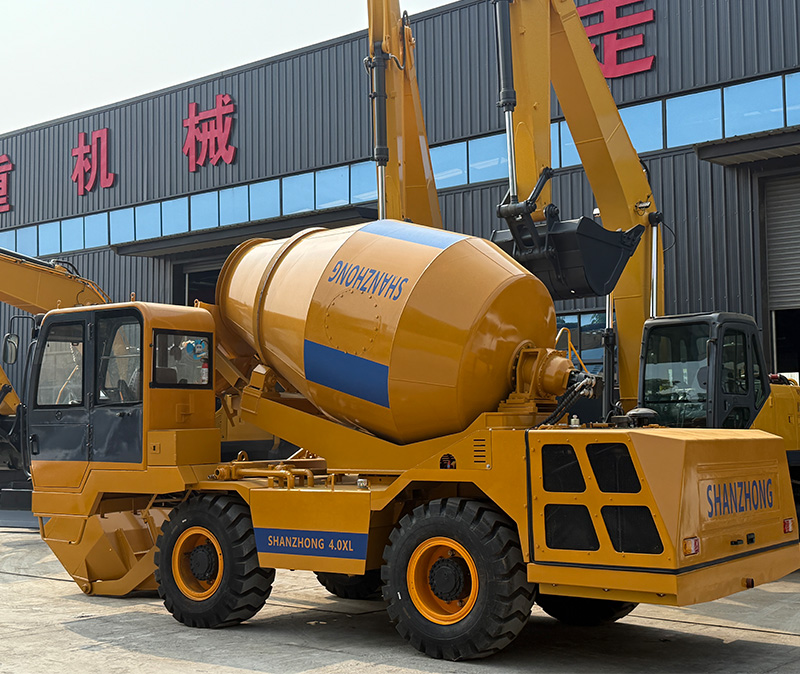 4.0 m³ China self-loading concrete mixer