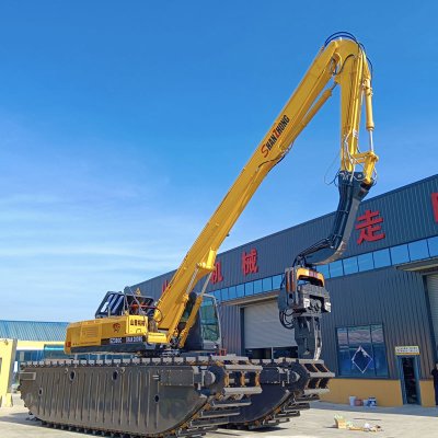 380 Amphibious Excavator