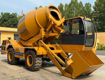 Self-propelled concrete mixer SZ6400