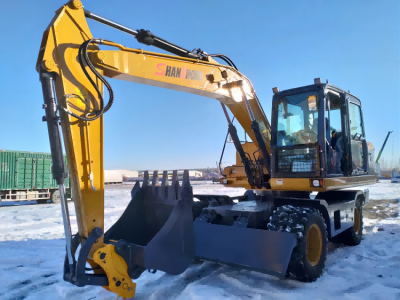 Shanzhong brand wheeled excavator arrives at Khorgos port