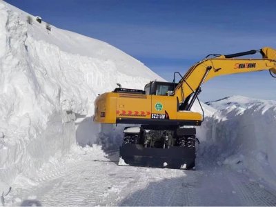 Customer Reviews: Photos of Wheeled Excavators Working on Snow